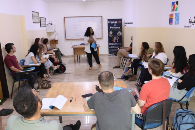 Best Programs to Volunteer with Palestinian Refugees And Children 