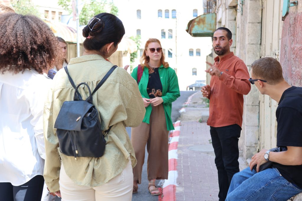 Volunteer Opportunities in Palestine: Teaching English, Human Rights and Refugee Support